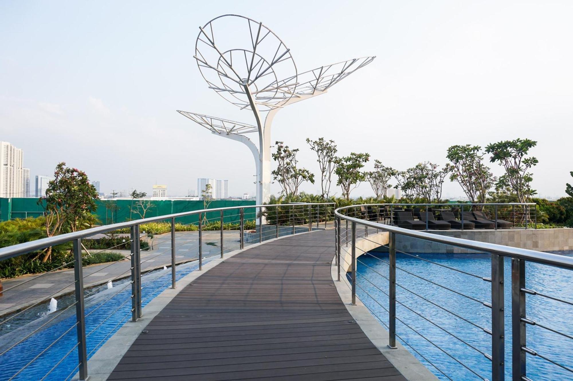 Cozy Living And Warm At West Vista By Travelio Apartment Jakarta